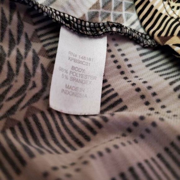 Charming Charlie Geometric Tie Back Dress - Picture 5 of 6